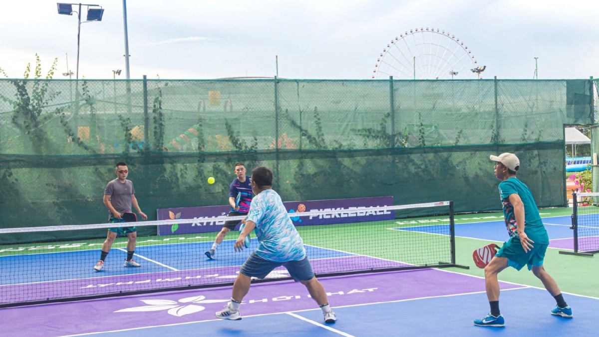 lưu ý khi chơi pickleball ngoài trời an toàn với chiến thuật