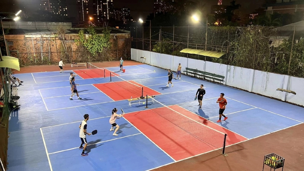 lưu ý khi chơi pickleball ngoài trời an toàn với chiến thuật