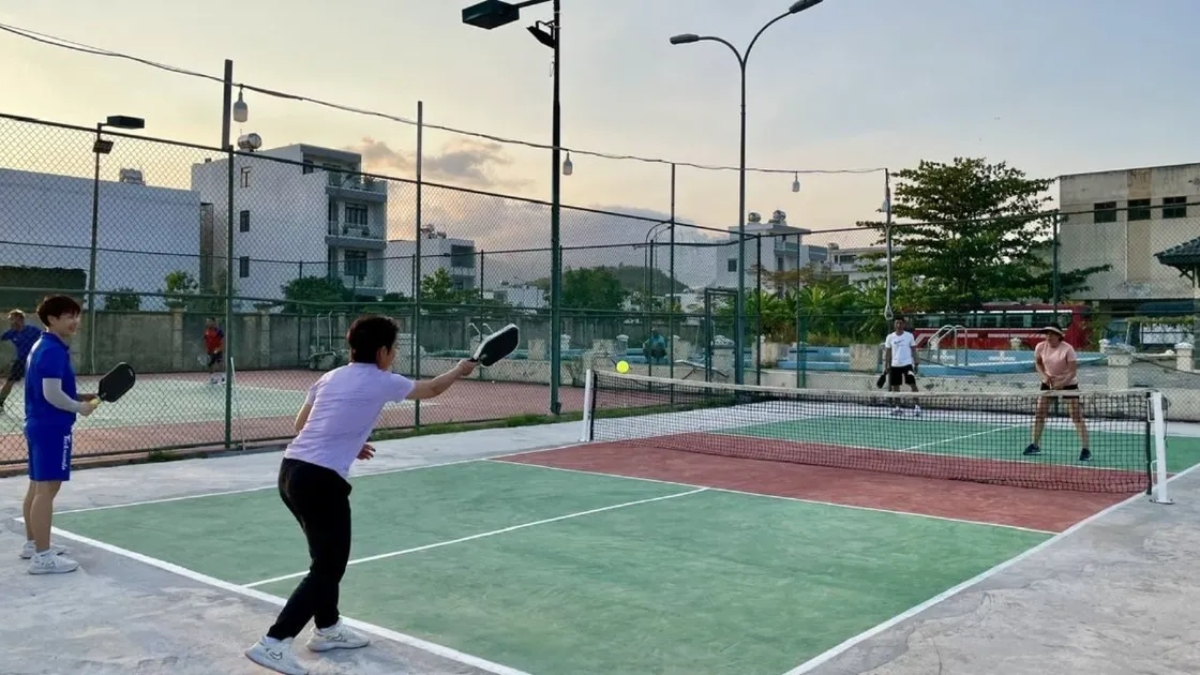 lưu ý khi chơi pickleball ngoài trời an toàn với chiến thuật