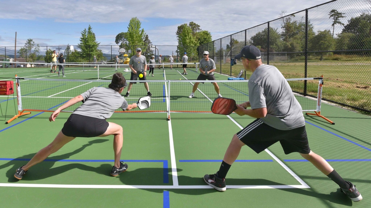 lưu ý khi chơi pickleball ngoài trời an toàn với chiến thuật