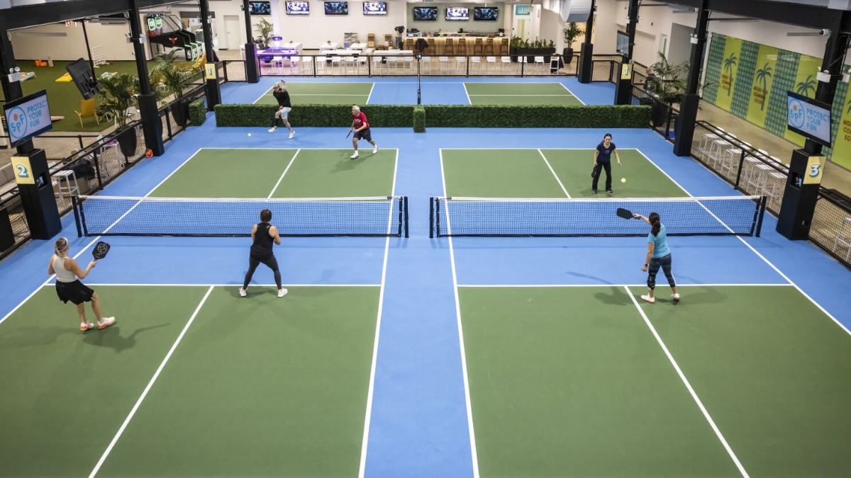 lưu ý khi chơi pickleball trong nhà an toàn và vui vẻ