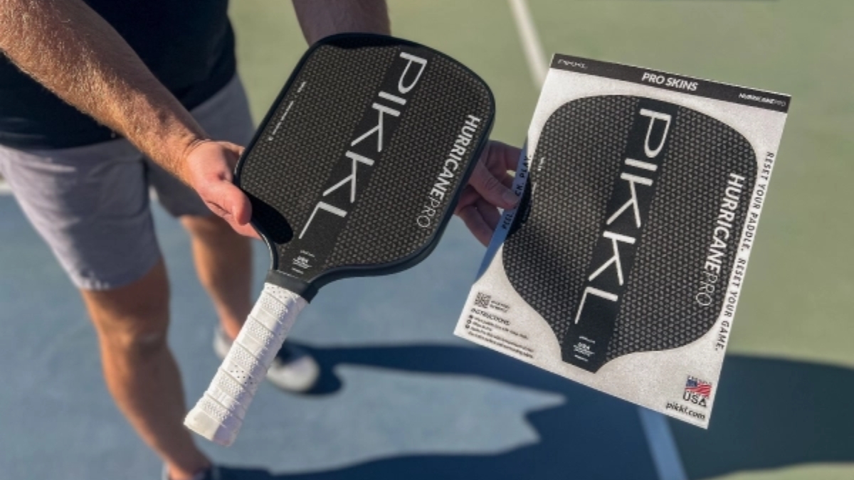 cách thay mặt vợt pickleball đơn giản đúng kỹ thuật