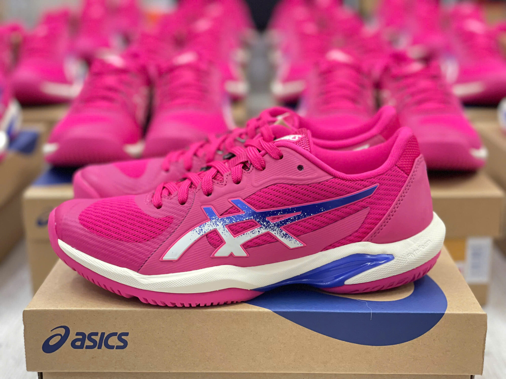 z7140774795609_dbc11fe402d0e5761e2a82bd7b8f01df giày tennis/pickleball asics solution swift ff 2 ‘bright rose’ 1042a265-701