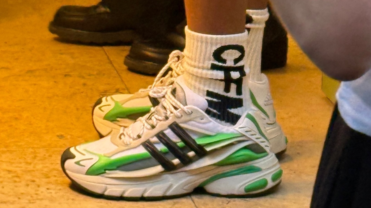 pharrell x adidas: đội quân adistar jellyfish “bung lụa” đầy màu sắc