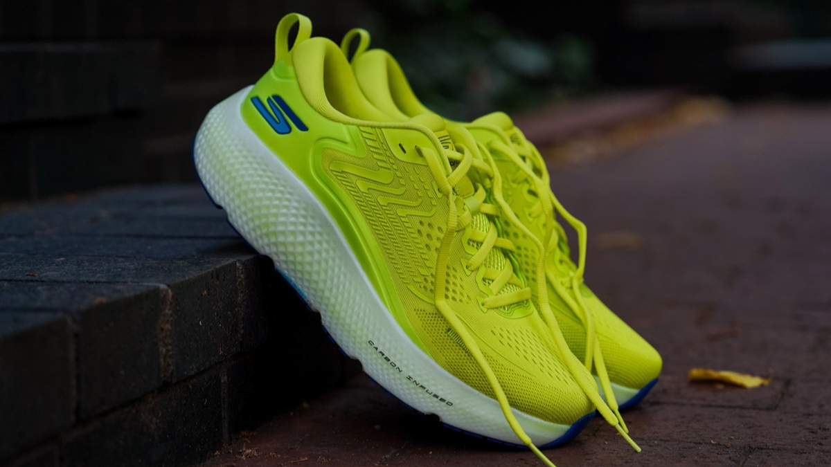 skechers go run max road 6: giày chạy với lớp đệm đỉnh cao