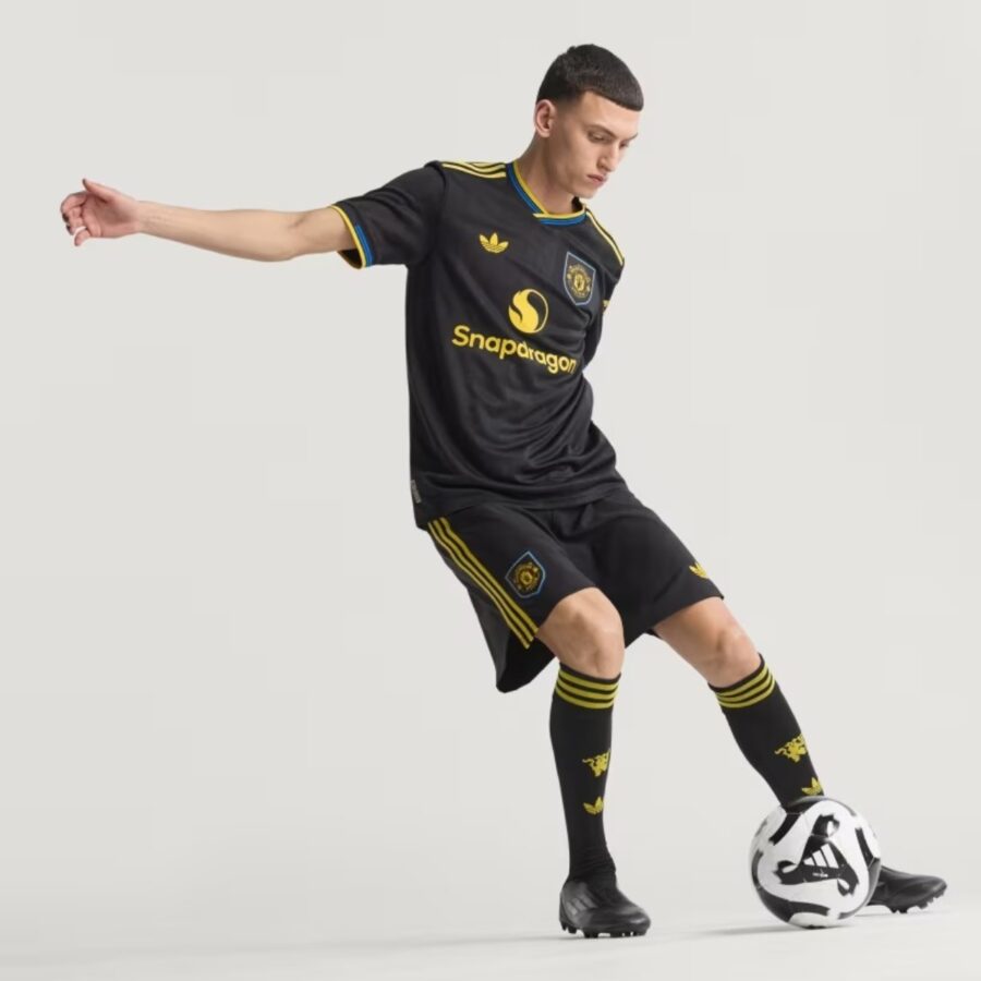 áo adidas jersey bóng đá manchester united 2526 third authentic 'black' ji7419
