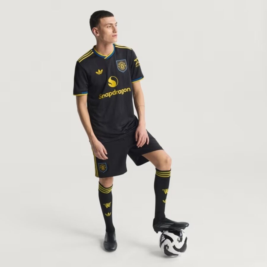 áo adidas jersey bóng đá manchester united 2526 third authentic 'black' ji7419