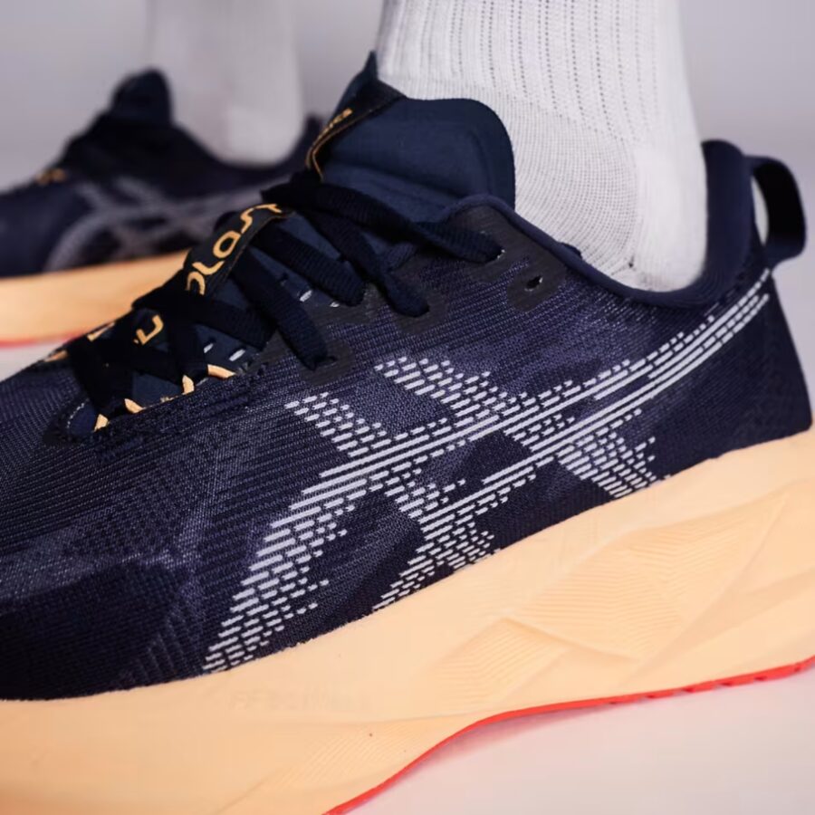 giày chạy bộ asics novablast 5 'midnight/orange glow' 1011b974-404