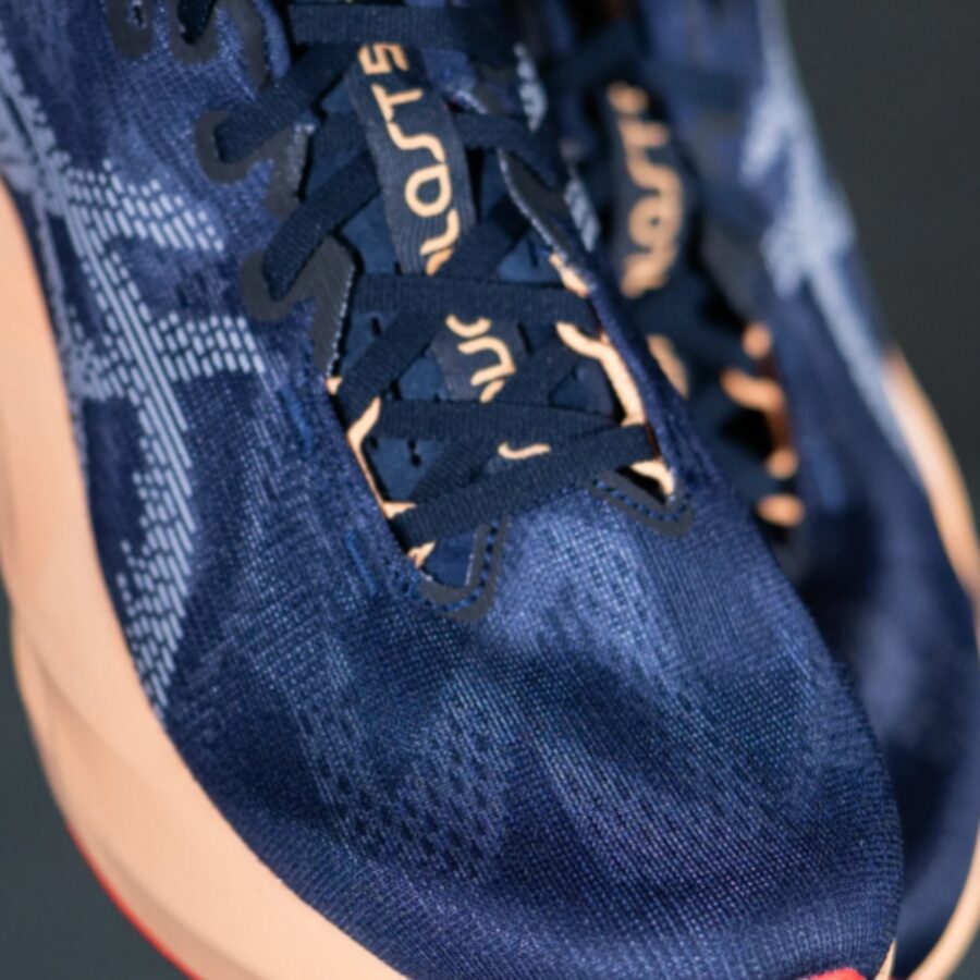 giày chạy bộ asics novablast 5 'midnight/orange glow' 1011b974-404