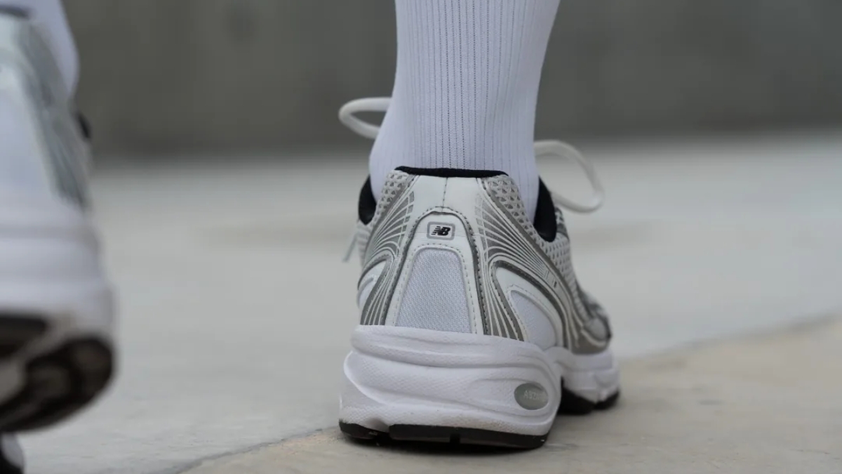 new balance 740 - phong cách y2k lên ngôi