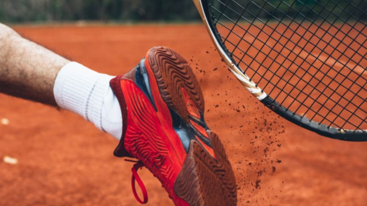 hướng dẫn vệ sinh giày tennis chuẩn sạch bóng như mới
