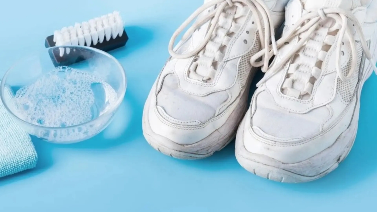 hướng dẫn vệ sinh giày tennis chuẩn sạch bóng như mới