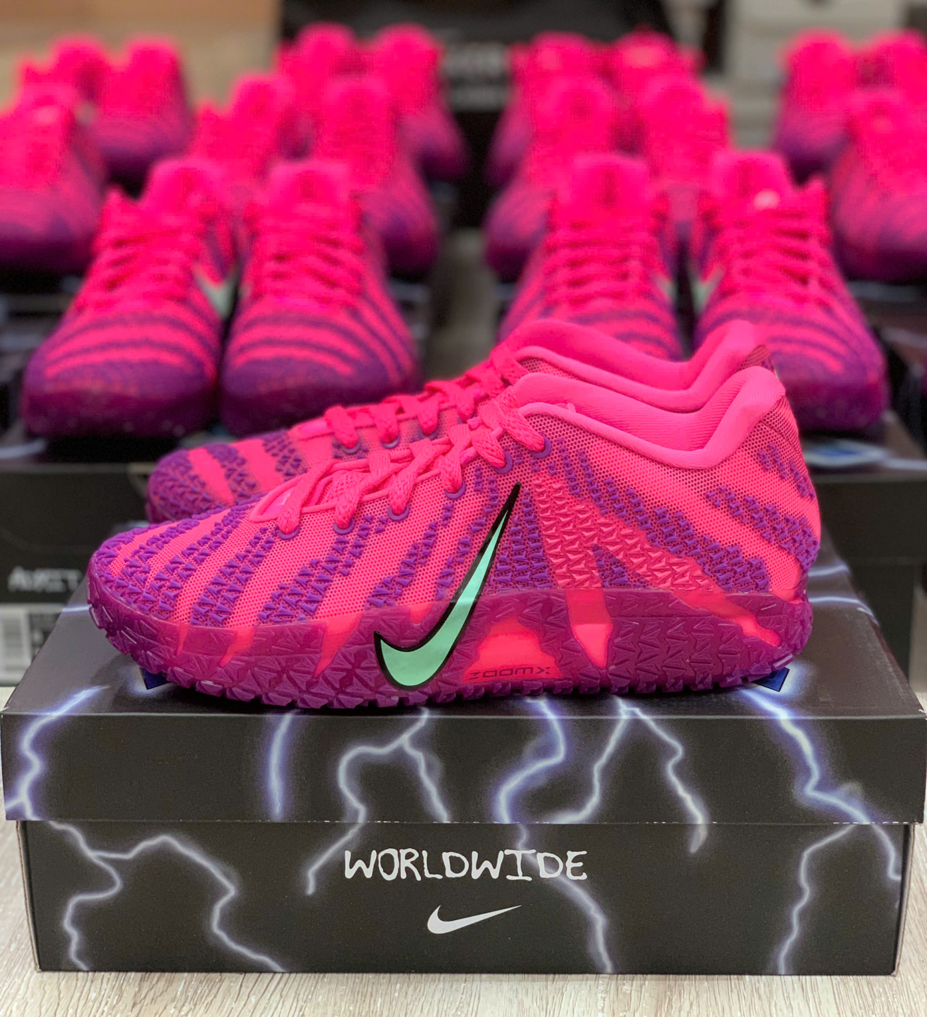 z7010549580828_e58ad5e70a1da3edf685eeef3a406f9f giày nike ja 3 “max volume” hf2794-600