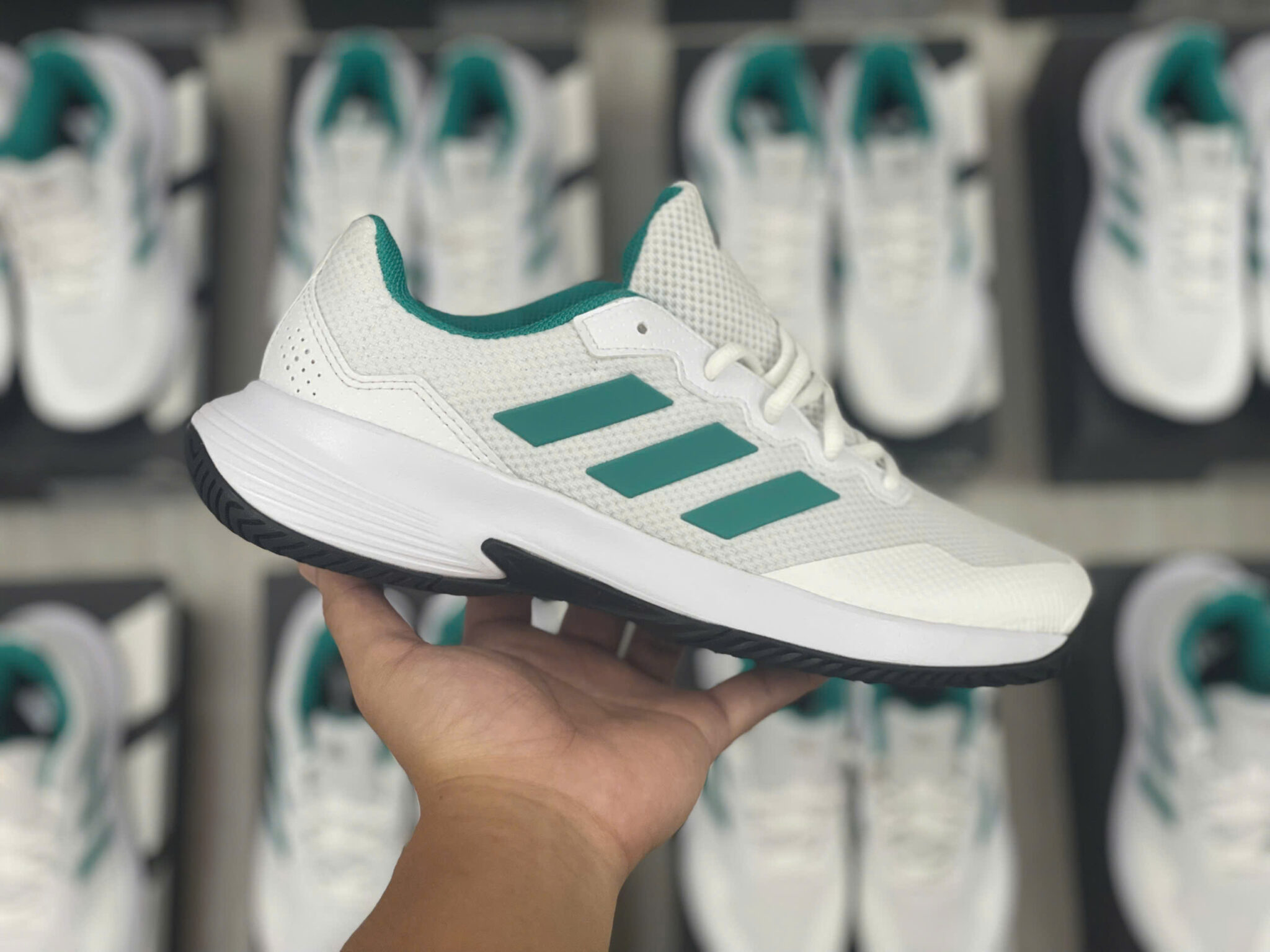 z7031104504888_24a79de28d25dac23662f4f6c82d42ef giày adidas gamecourt 2.0 tennis "cloud white/pure teal" jp7722