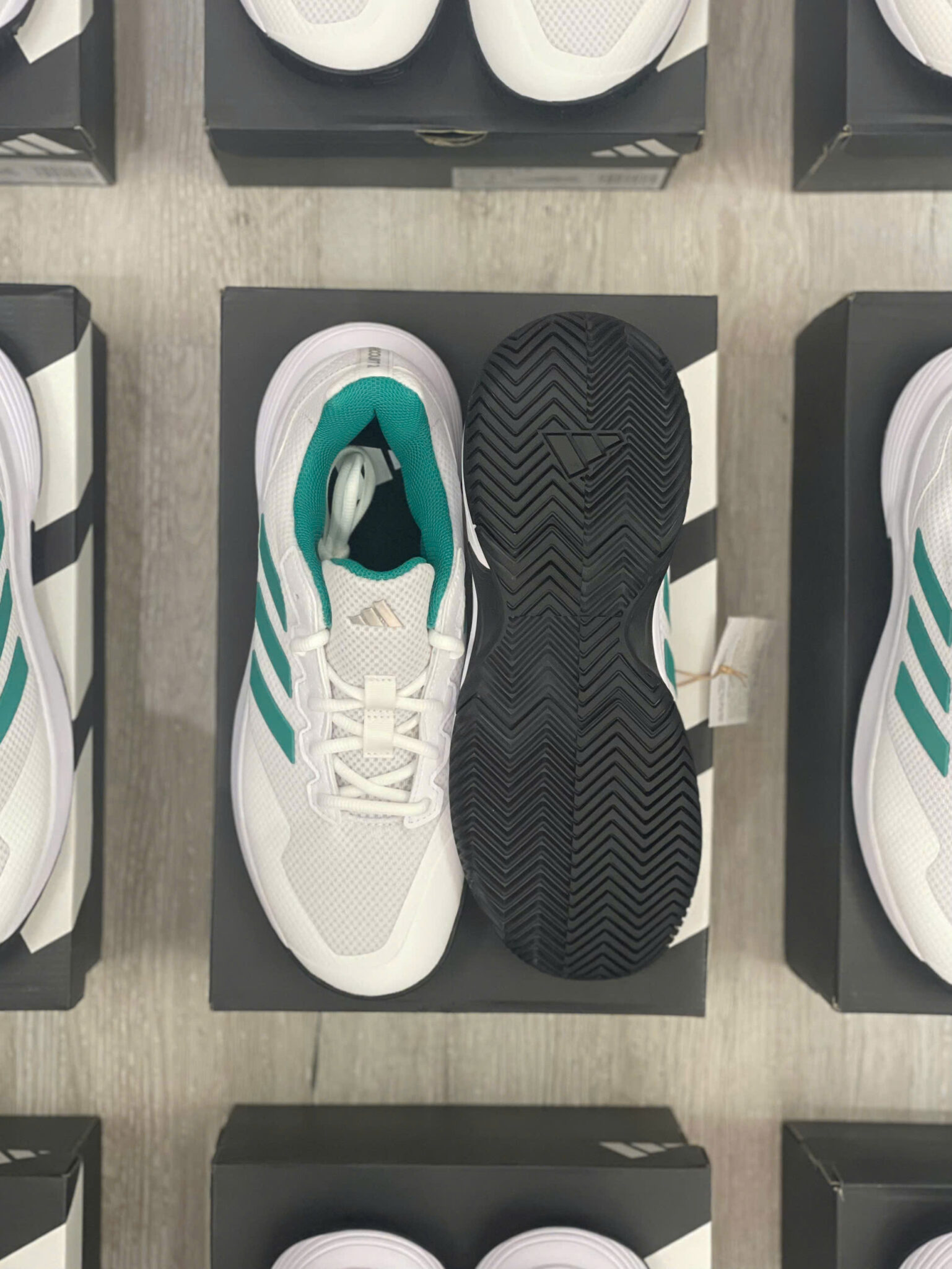 z7031104519095_7a045d3aa18d47e4fc21853757aa12ed giày adidas gamecourt 2.0 tennis "cloud white/pure teal" jp7722