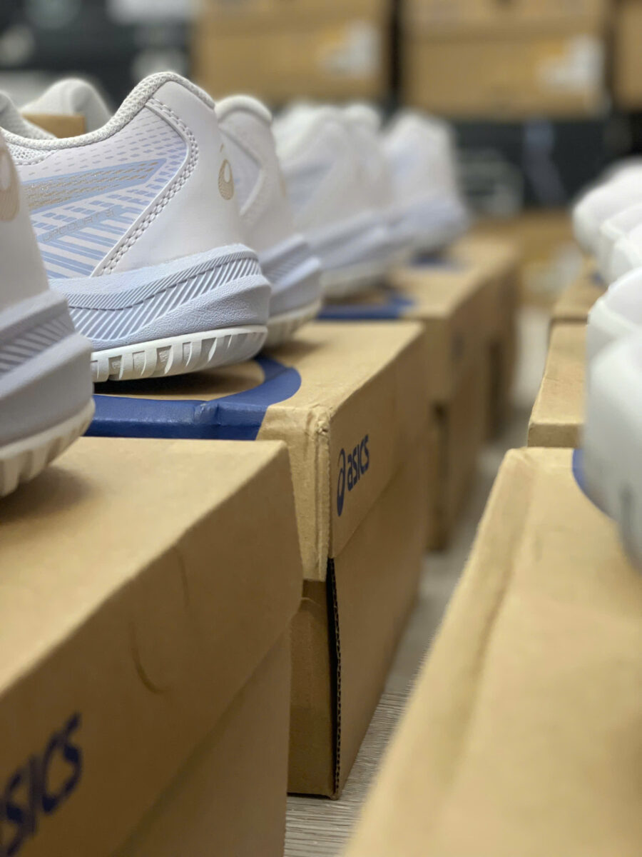 giày asics upcourt 6 'white/champagne' 1074a045-103