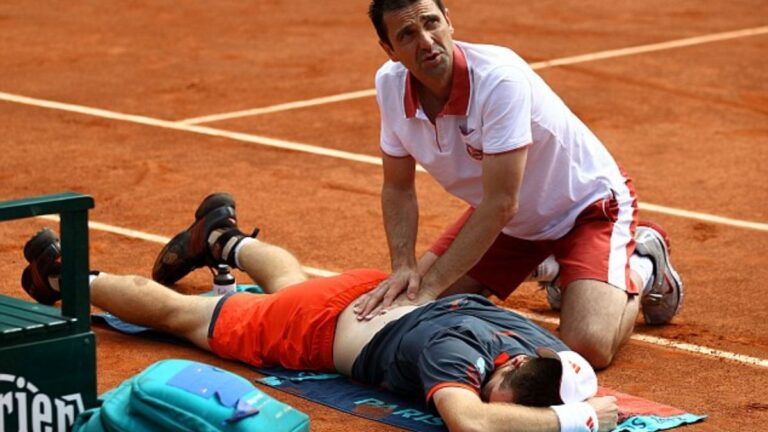 giải mã nguyên nhân và cách trị đau lưng khi chơi tennis