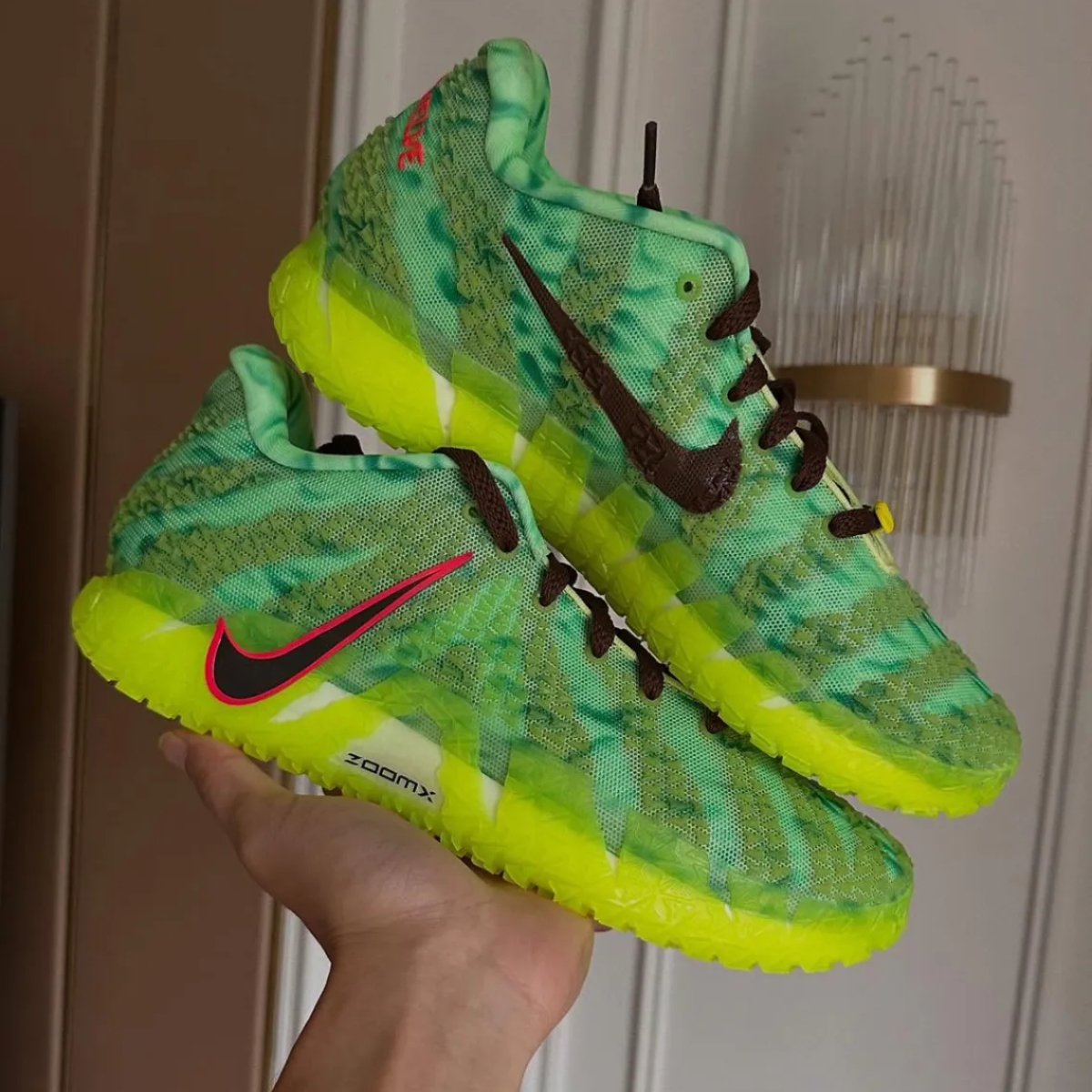 giày nike ja 3 'spooky season' hv9923-700_hv9924-700 (2) giày nike ja 3 'spooky season' hv9923-700/hv9924-700