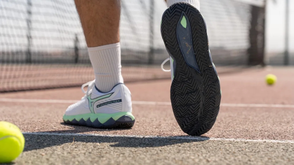 mizuno wave enforce tour 2: lựa chọn hoàn hảo cho tay vợt giỏi