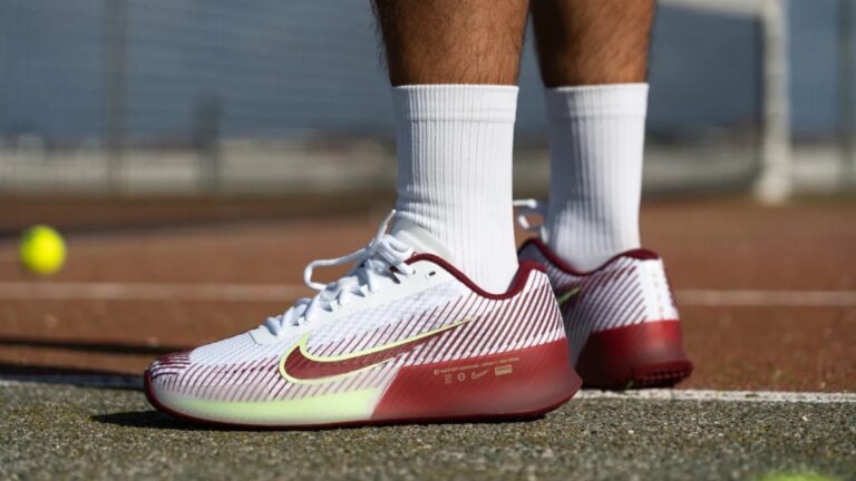 nikecourt air zoom vapor 11: sự kết hợp của tốc độ và bền bỉ