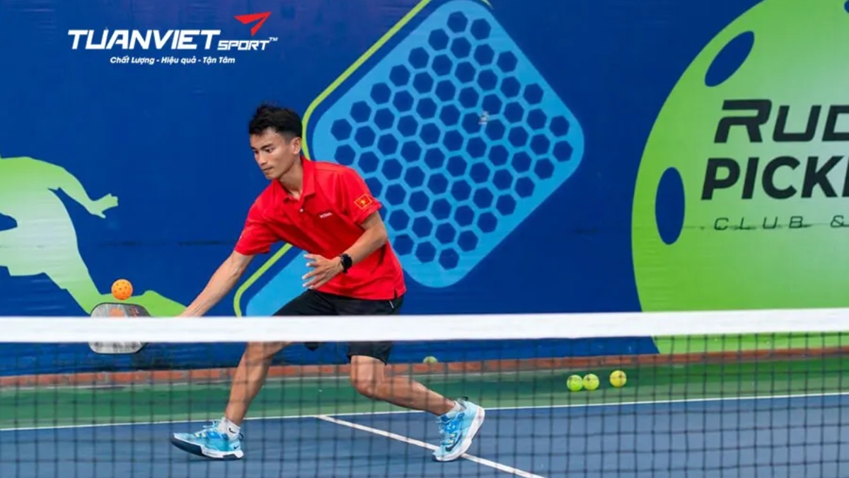 5 lý do khiến người mới chơi dễ đau đầu gối khi tập pickleball 5 lý do khiến người mới chơi dễ đau đầu gối khi tập pickleball