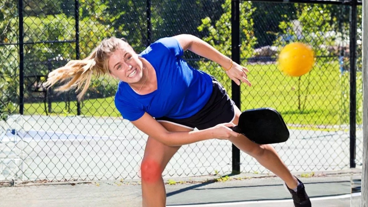5 lý do khiến người mới chơi dễ đau đầu gối khi tập pickleball