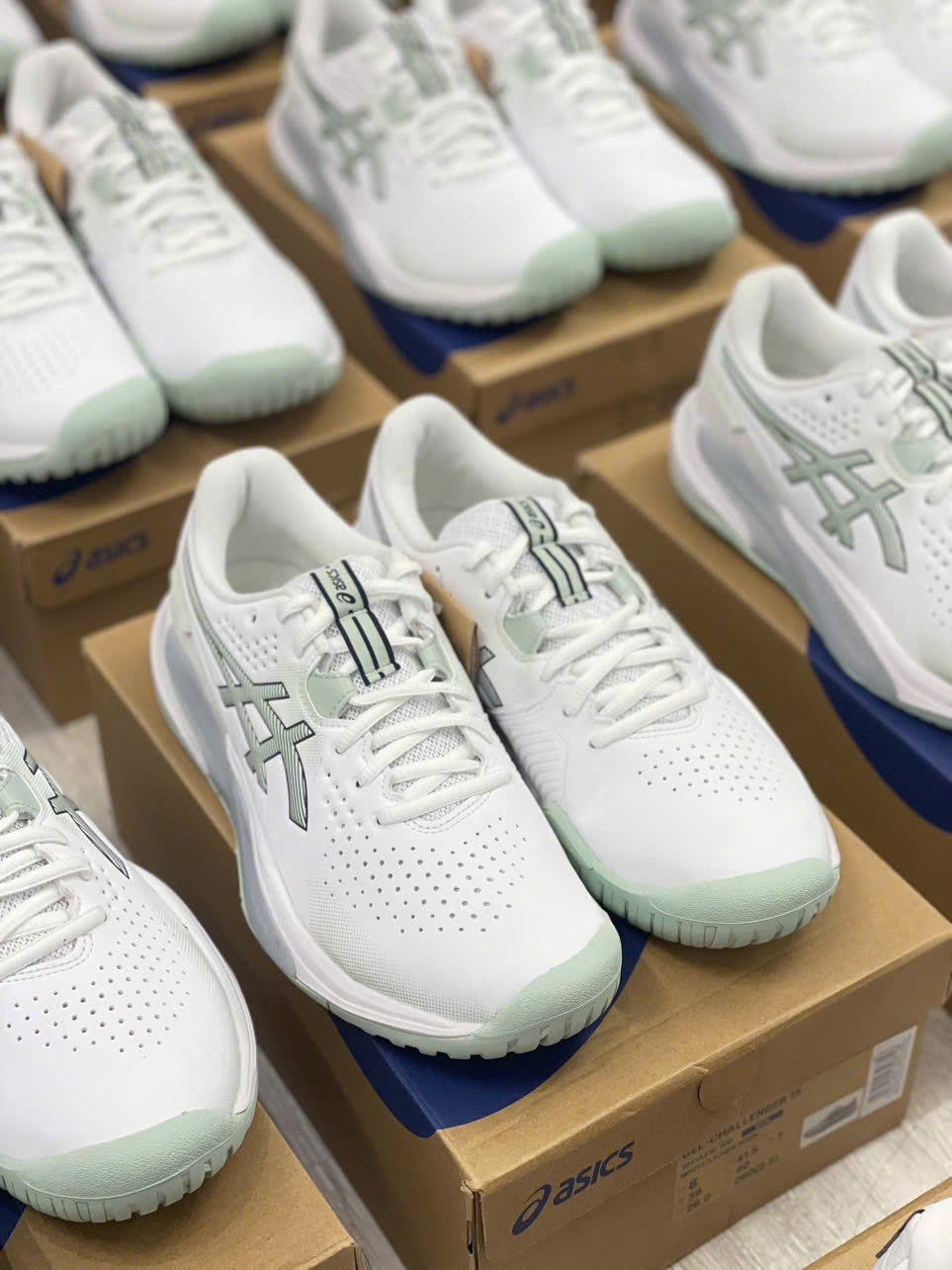 z7158810758400_c25489bc2d4192fd1d4de0e658d75f86 giày asics gel-challenger 15 ‘white lichen rock’ 1041a510-100