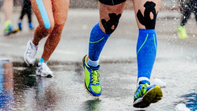 Băng dán cơ thể thao cho runners: Bảo vệ khớp khi chạy