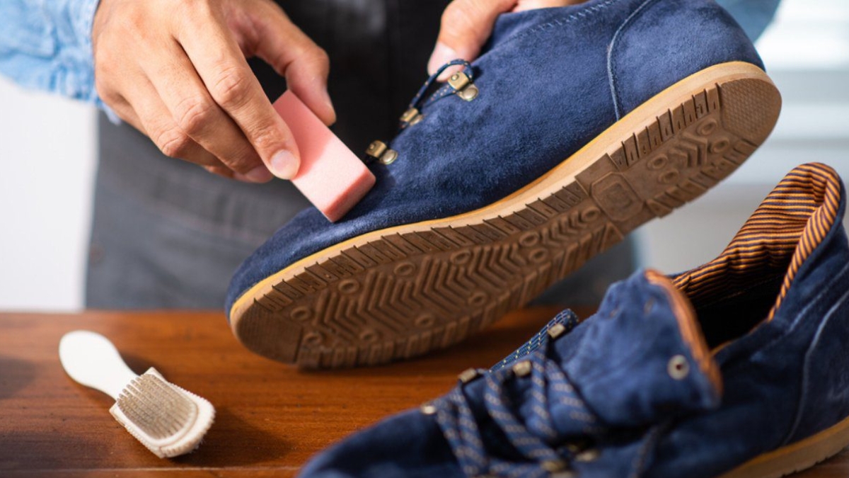 cách khắc phục giày da lộn bị bạc màu đơn giản, hiệu quả tại nhà cách khắc phục giày da lộn bị bạc màu đơn giản, hiệu quả tại nhà