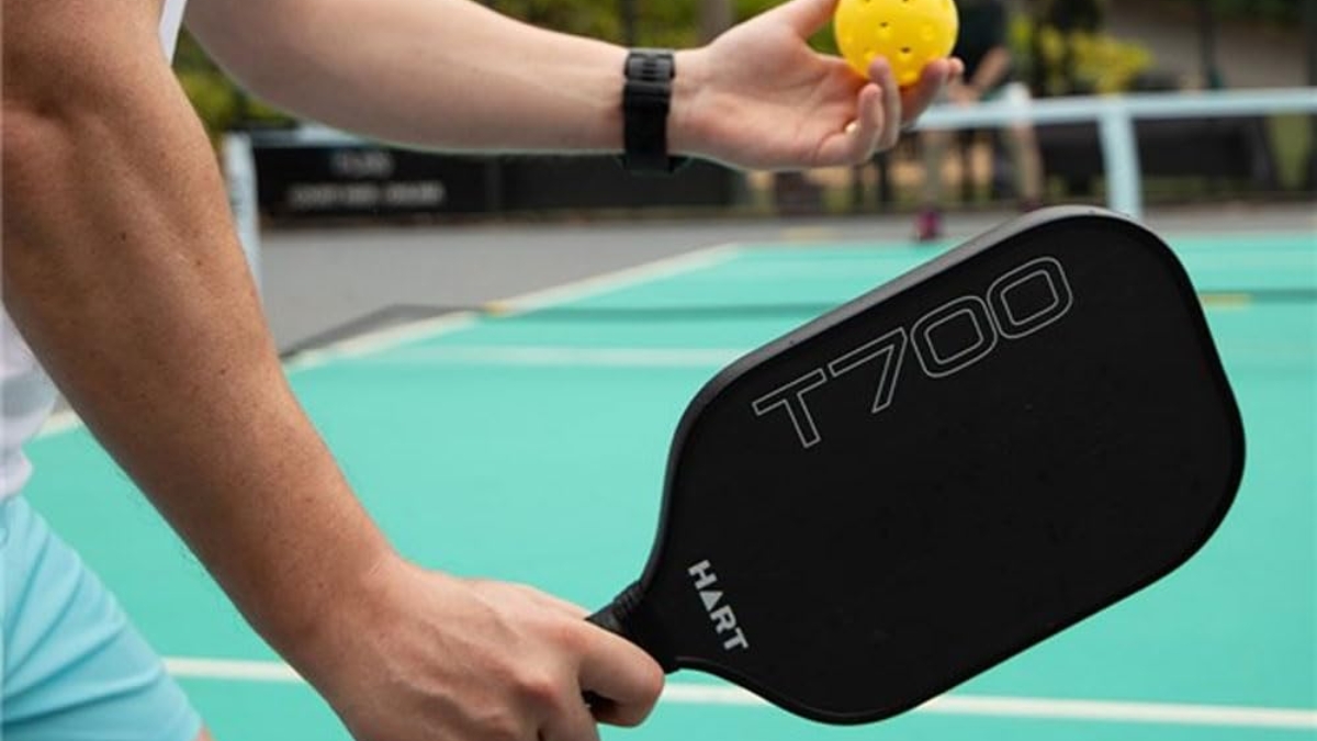 vợt pickleball t700 là gì? giải mã chất liệu và cơ chế