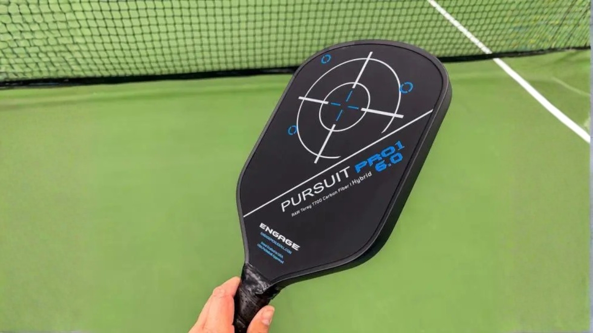 engage pursuit pro1 6.0: sát thủ trên sân "nghiền nát" đối thủ