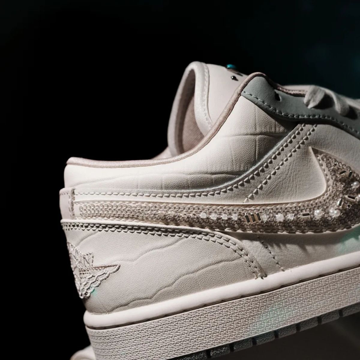 giày nike air jordan 1 low ‘sail soft pearl’ ih7323-100 (3) giày nike air jordan 1 low ‘sail soft pearl’ ih7323-100