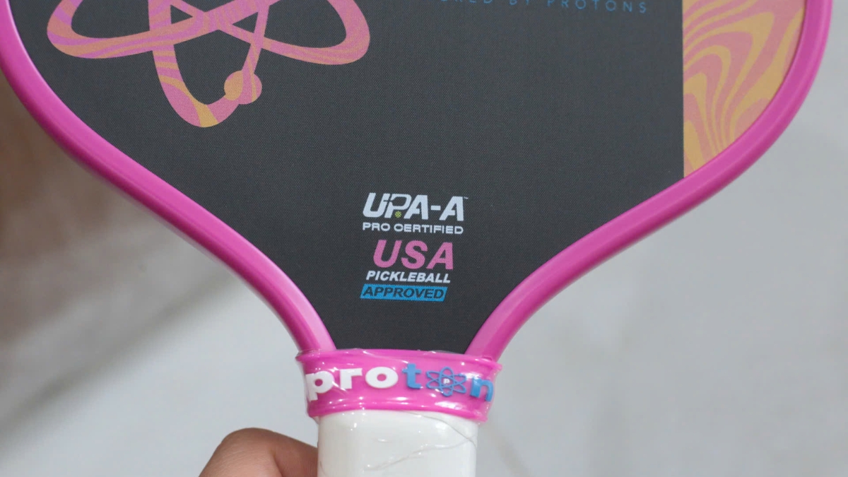 hướng dẫn phân biệt thật giả vợt proton chính xác nhất