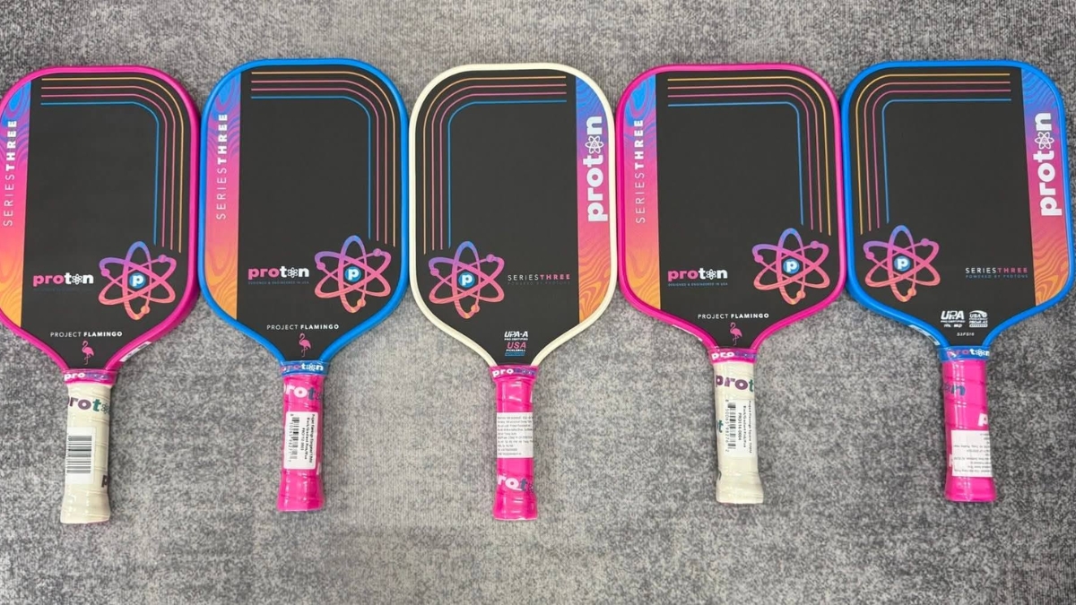 hướng dẫn phân biệt thật giả vợt proton chính xác nhất