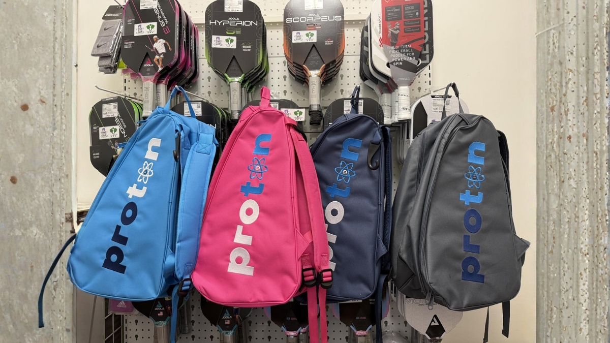 túi proton: bí mật behind chiếc túi 'quốc dân' của mọi tay vợt