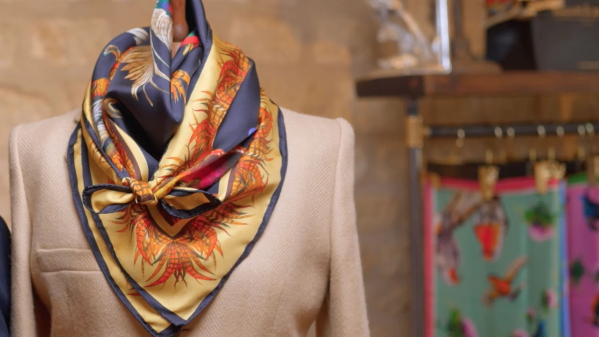 8 cách thắt khăn quàng cổ đẹp, tinh tế cho mọi phong cách