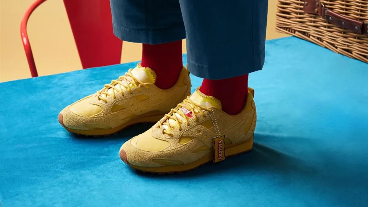 sự kết hợp táo bạo giữa lay's và saucony