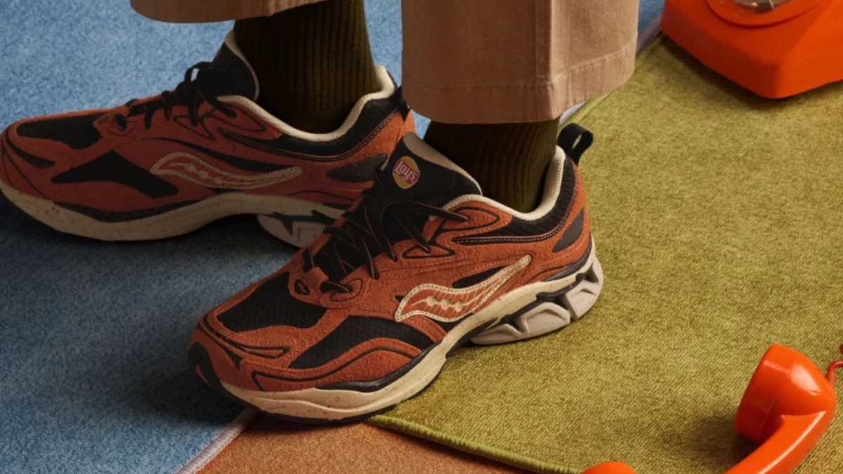 sự kết hợp táo bạo giữa lay's và saucony