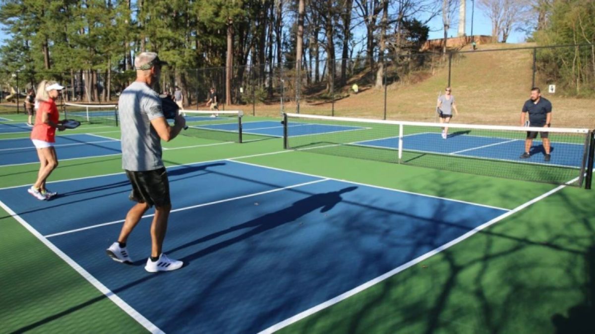 lật ngược thế cờ: đối phó đối thủ nhắm vào đồng đội pickleball