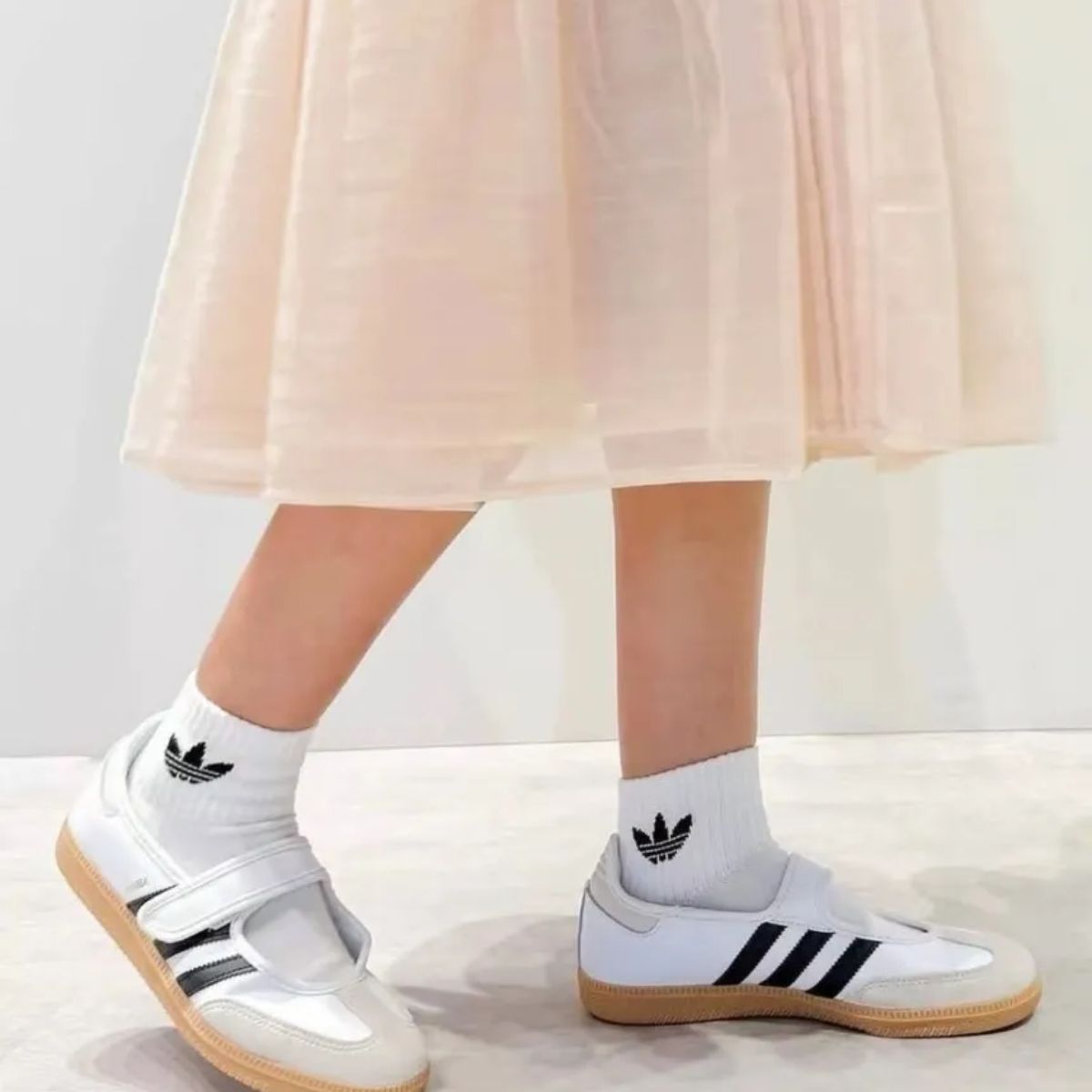 giày adidas samba jane ‘cloud white’ jr1402 (3) giày adidas samba jane ‘cloud white’ jr1402