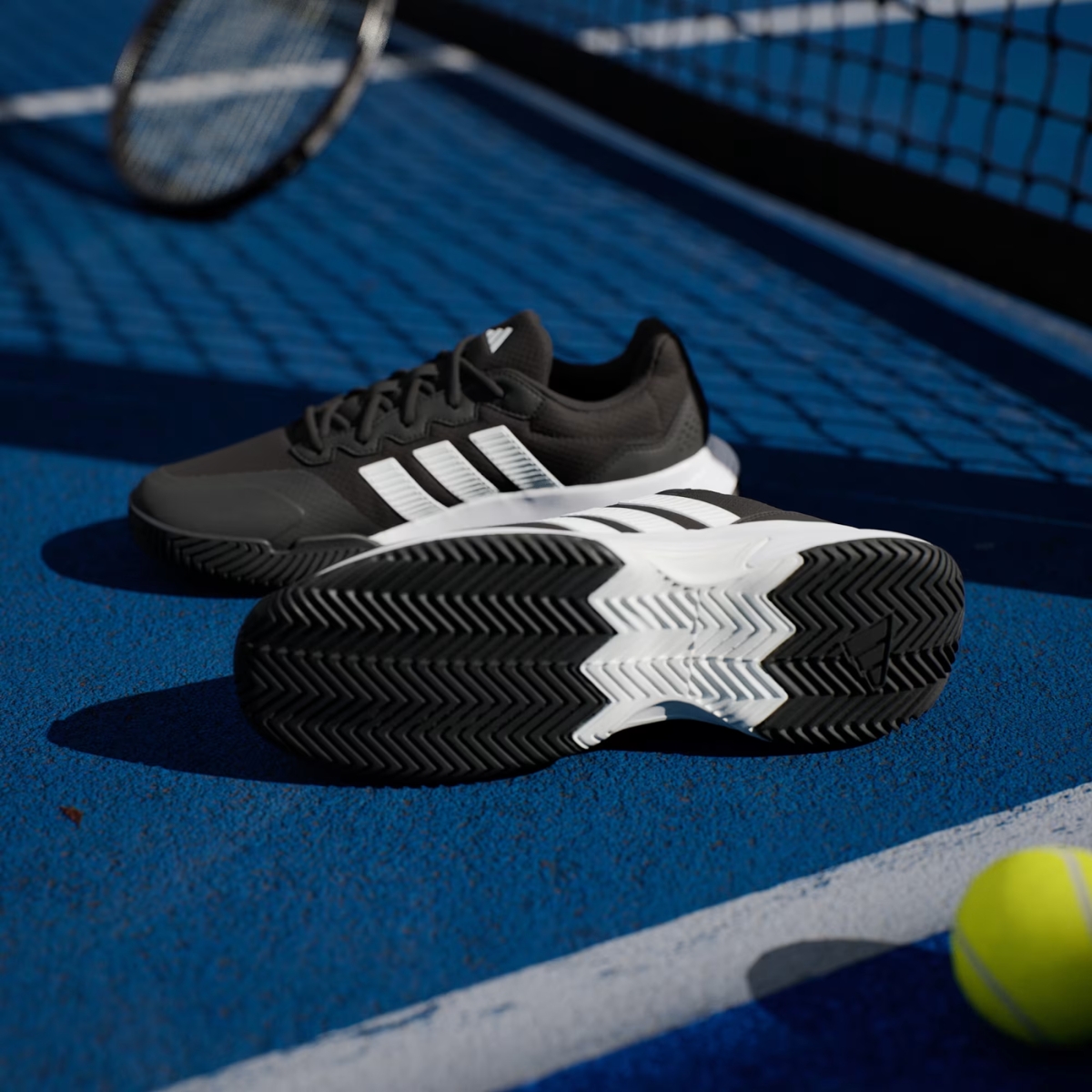 giày adidas gamecourt 2 'core black _ cloud white' ki0780 (2) giày adidas gamecourt 2 'core black / cloud white' ki0780