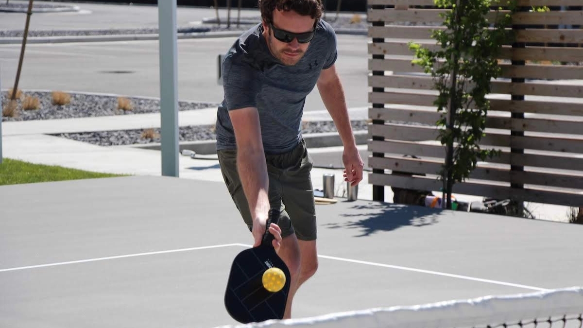 lỗi đánh hụt khi chơi pickleball: 3 bí mật không ai nói