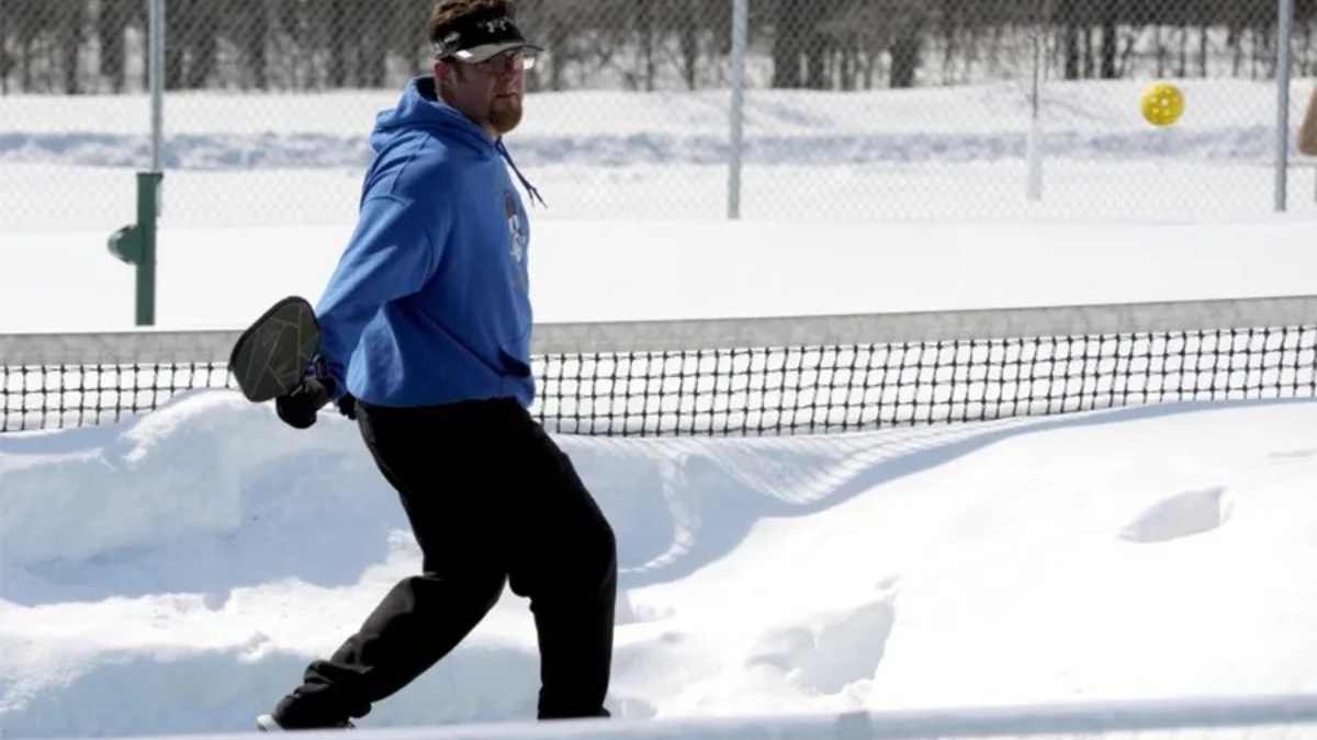 bí quyết chơi pickleball mùa lạnh an toàn và hiệu quả