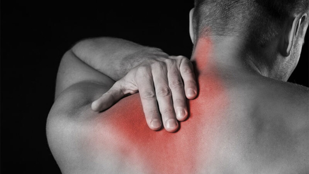 xử lý dứt điểm cơn đau vai khi chơi pickleball