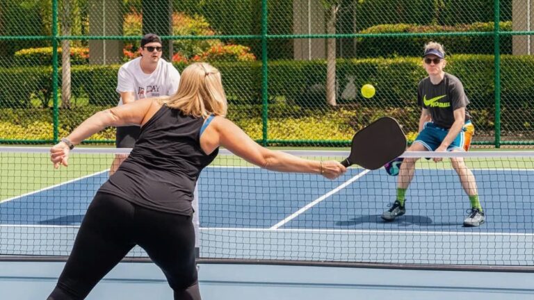 những ai không nên chơi pickleball? cảnh báo quan trọng
