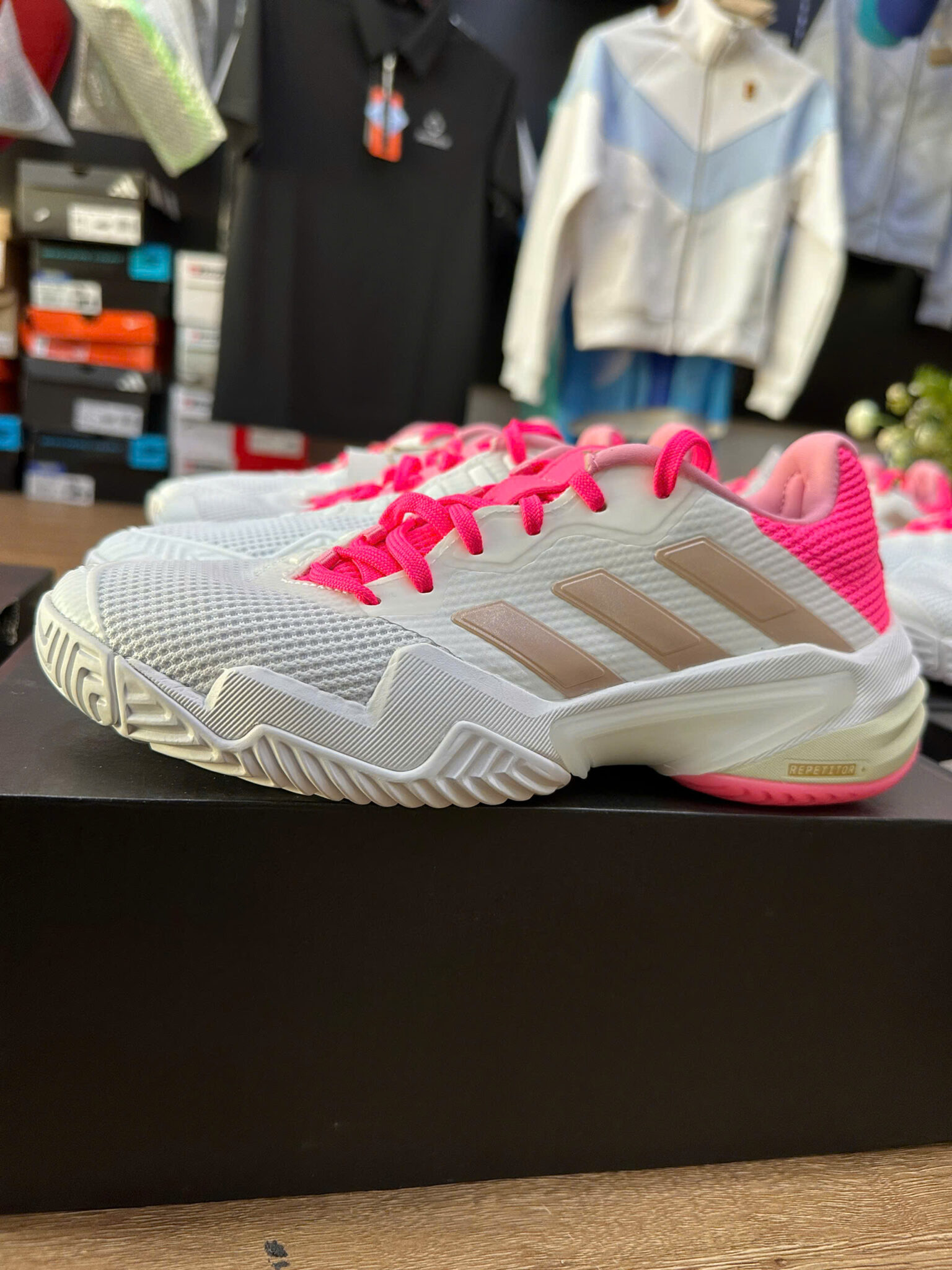 z7257847383437_044_af2ee61d111115cc690ec9337556ecb0 giày adidas barricade 13 ‘lucid pink’ jp9842