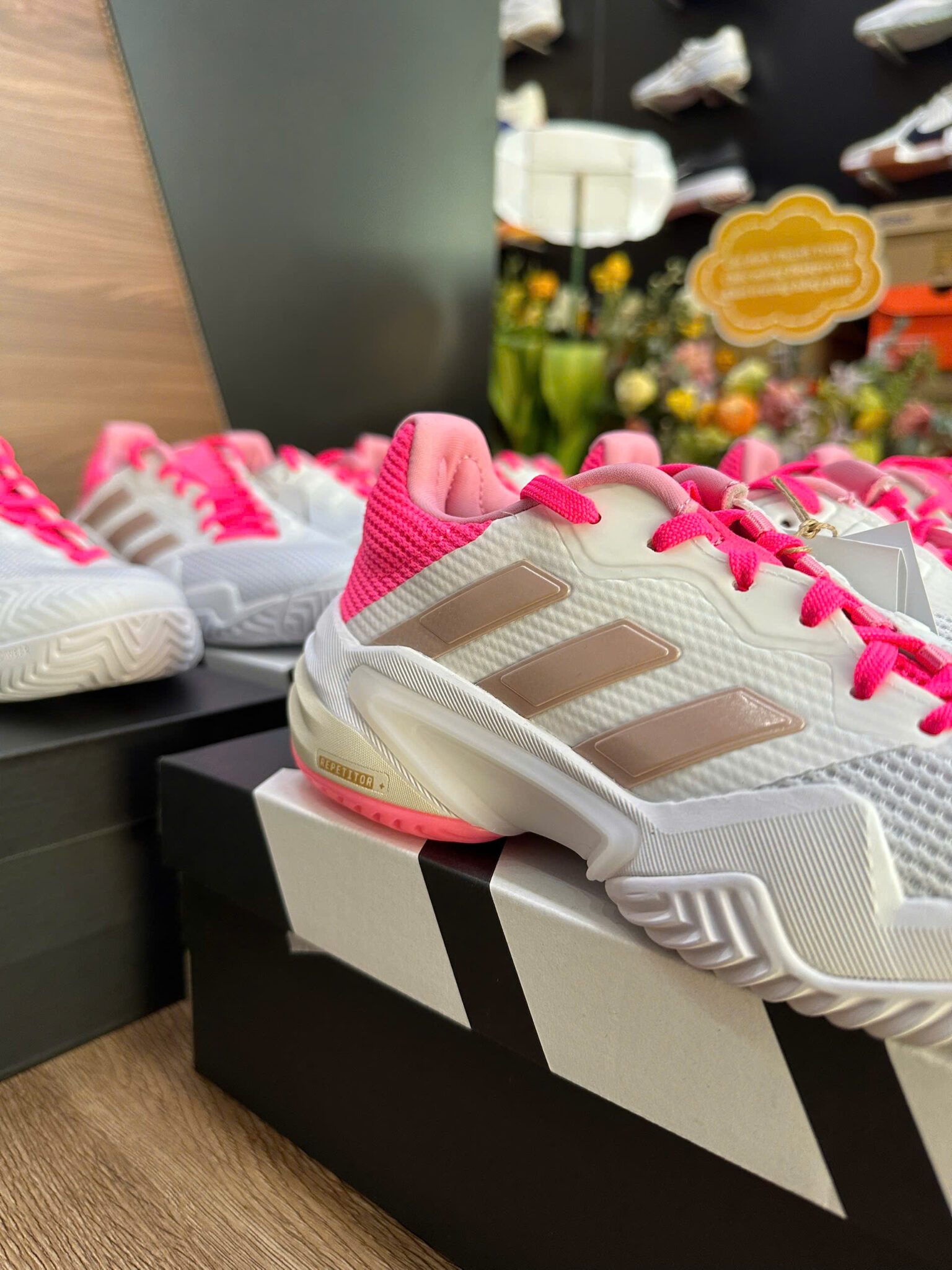 z7257847383437_046_ea3e1d05e63de8aa9c8163d3aafc0e13 giày adidas barricade 13 ‘lucid pink’ jp9842