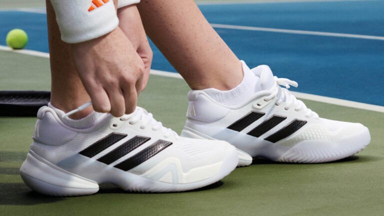 Review adidas barricade 14: Sự trở lại của một huyền thoại