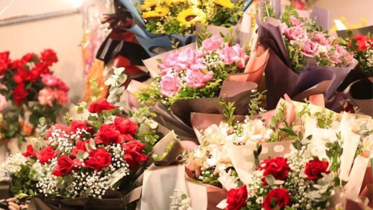 Tặng hoa gì ngày Valentine giúp bạn ghi điểm tuyệt đối?