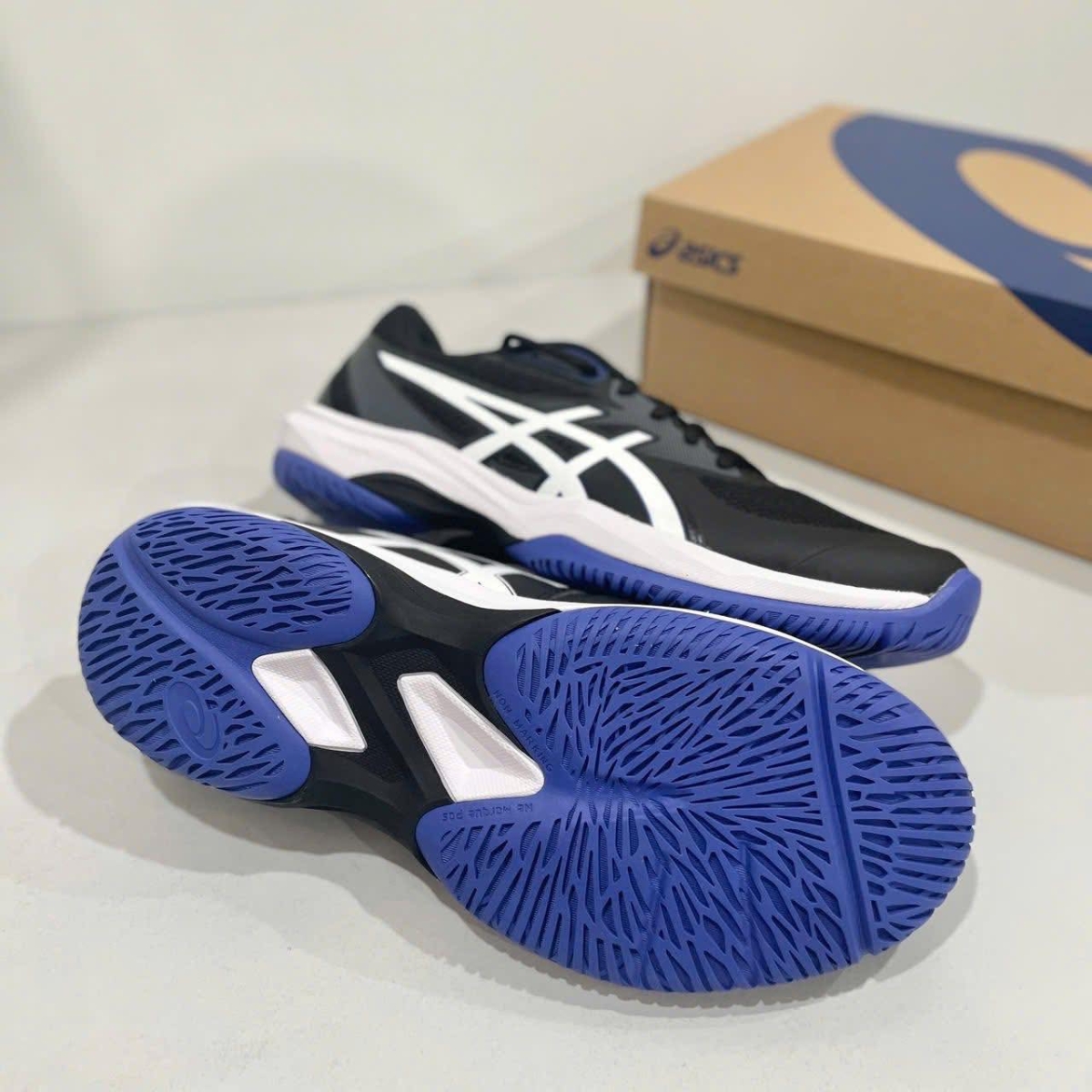 8 giày asics game ff ‘black/white’ 1041a489-001